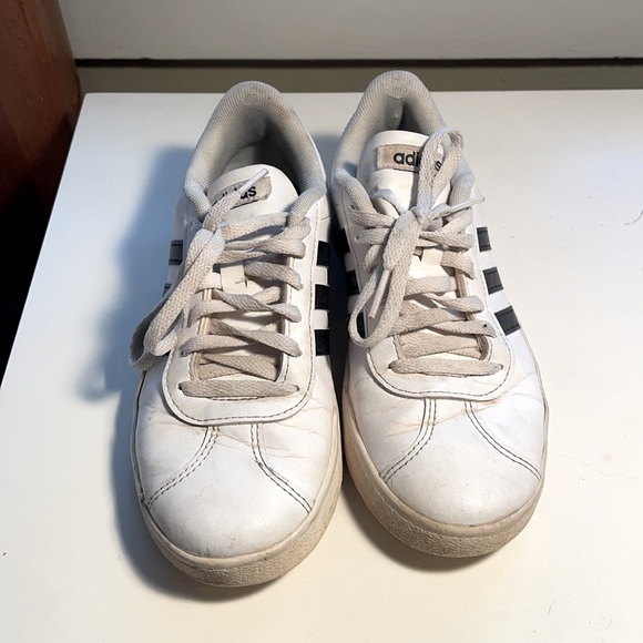 Adidas Grand Court shoes in white - Picture 2 of 4